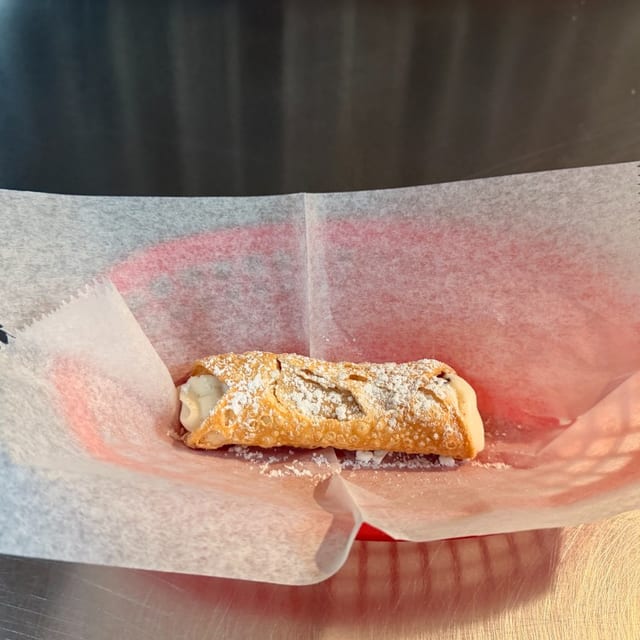 Cannoli.